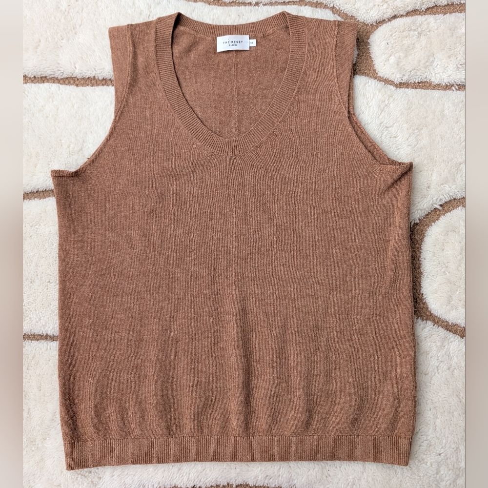 THE RESET R LABEL - Sleeveless Sweater Vest Sz XS
